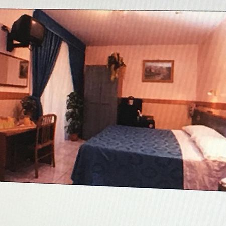 Hotel Rubino Рим Экстерьер фото
