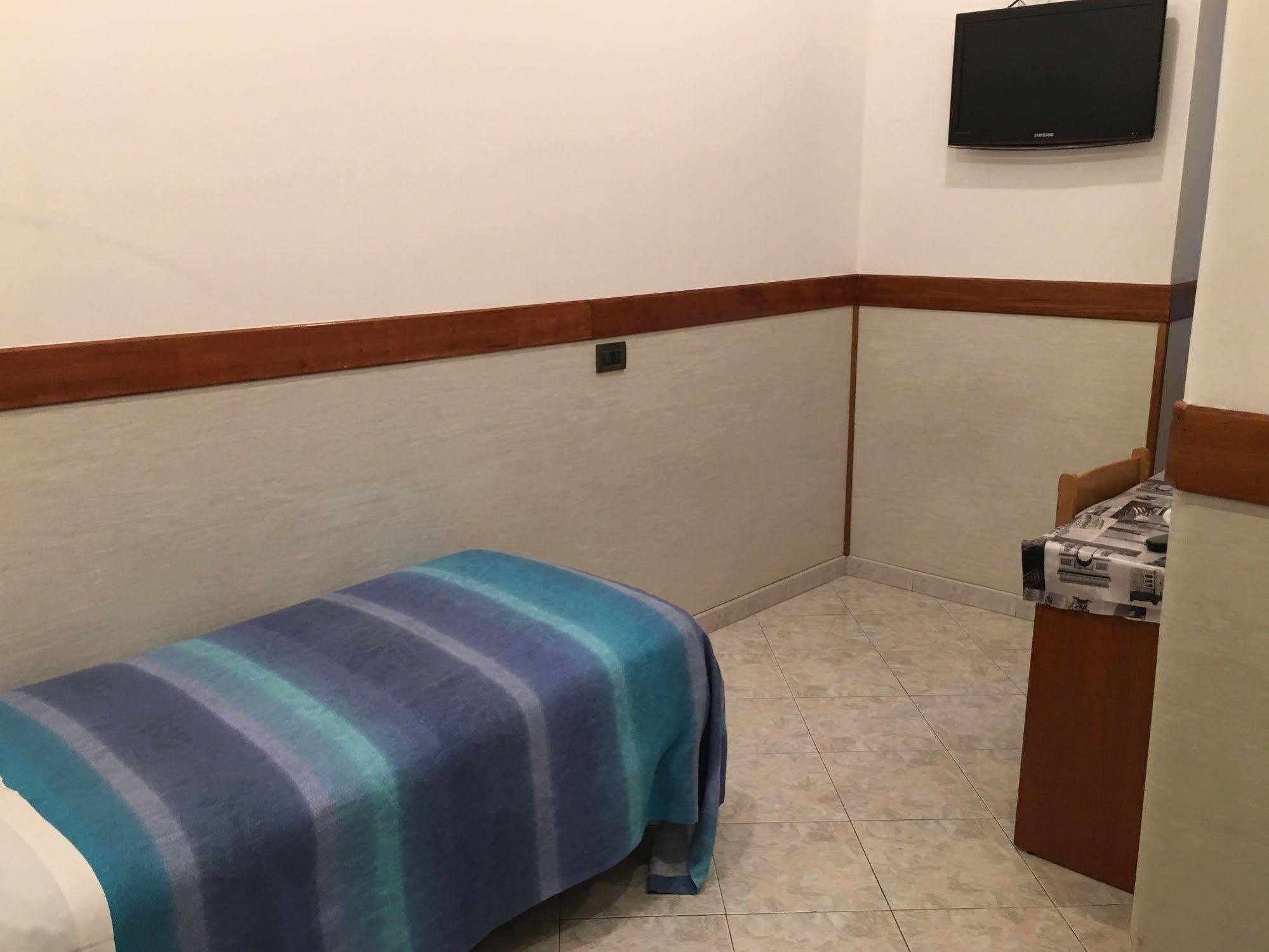 Hotel Rubino Рим Экстерьер фото